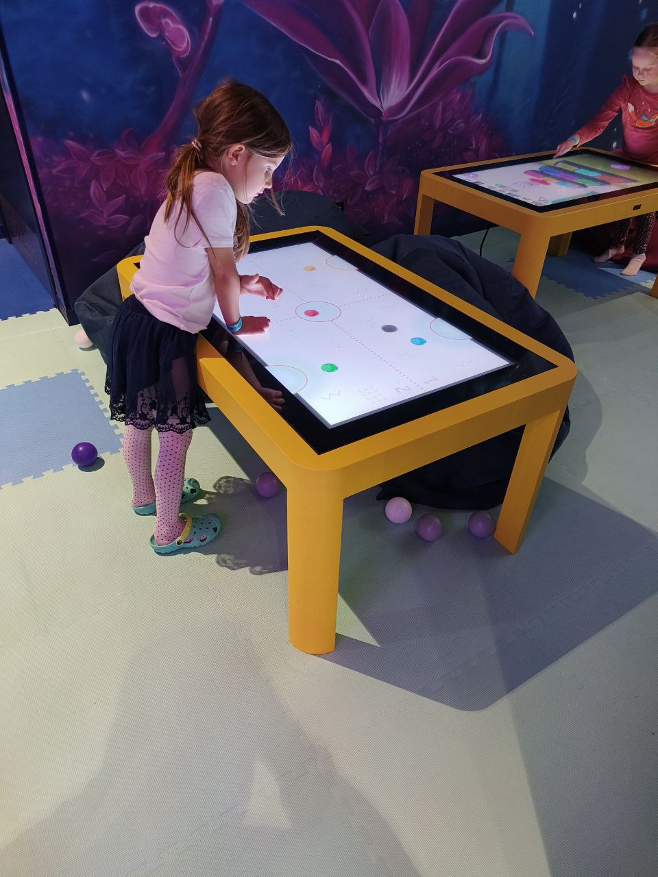 Touch table