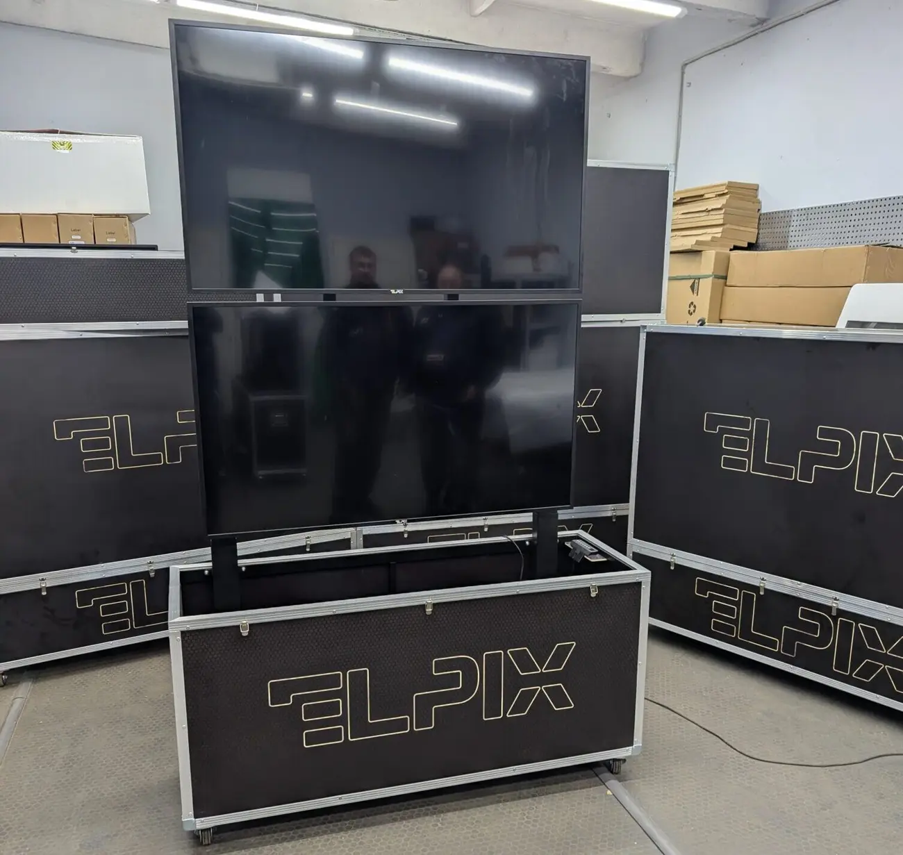 Розгортання панелі Elpix з транспортного кейса